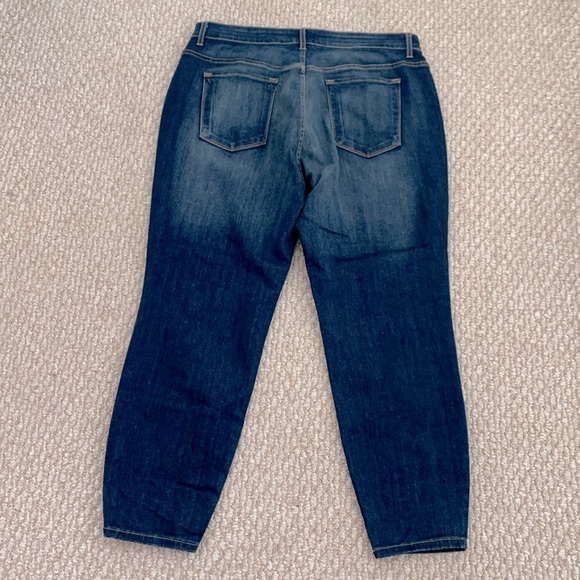 Judy Blue Handsand Relaxed Mid Rise Jean - Picture 7 of 15